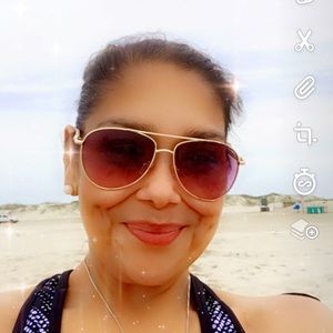 Meet your Posher, Bernice